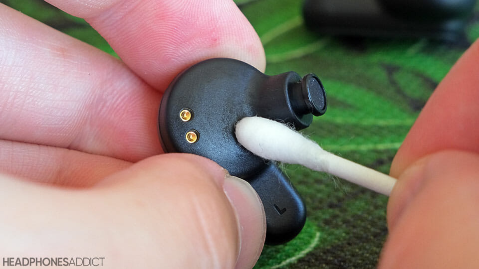 Disinfect earbuds