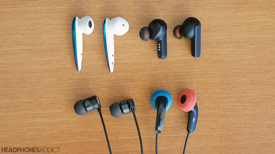 Earbuds vs. earphones