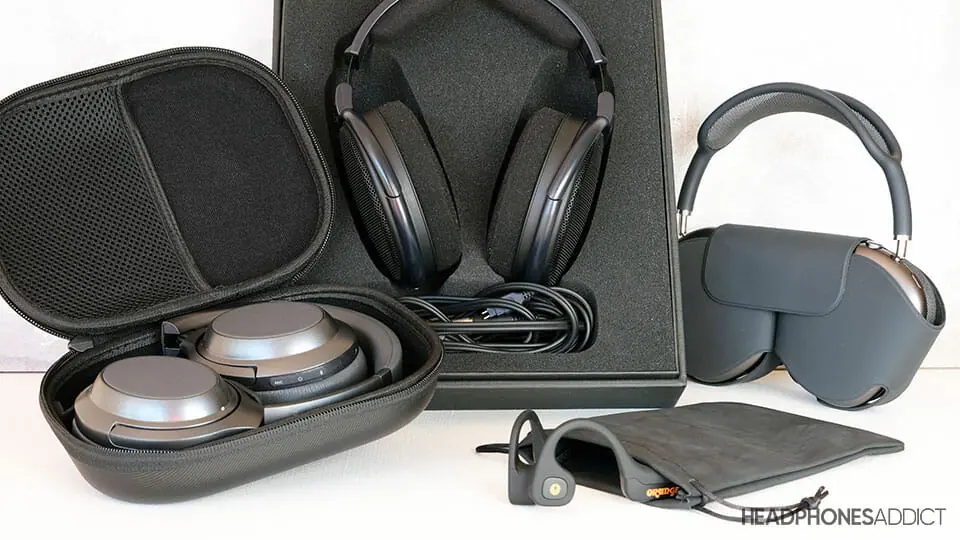 Different protective cases for headphones