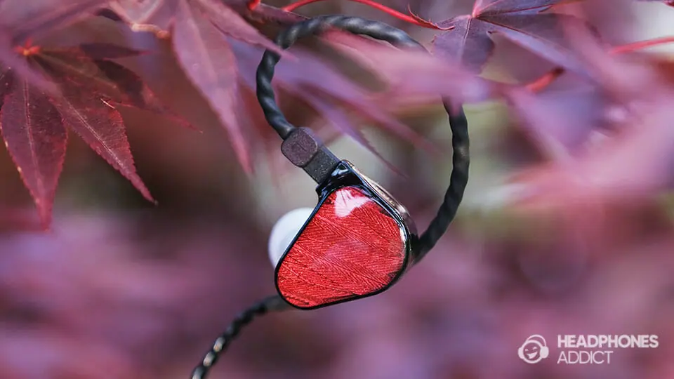 TRUTHEAR x Crinacle Zero Red on a tree